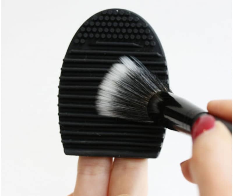 SKU112003 Brush egg black finger cleaner for makeup brushes with brush