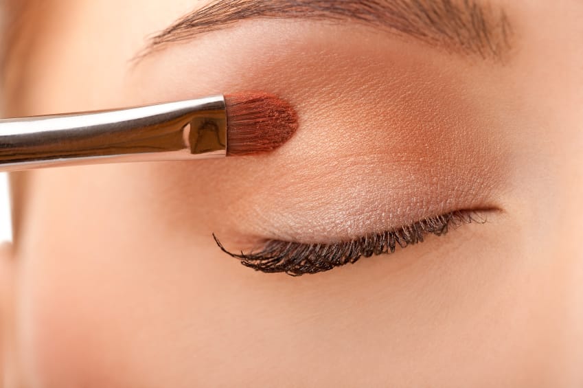 Eye makeup application