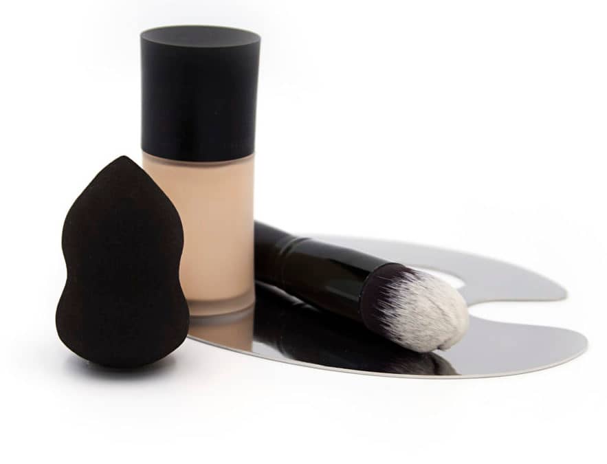 SKU16059 Makeup blender sponge black with makeup1 NEW