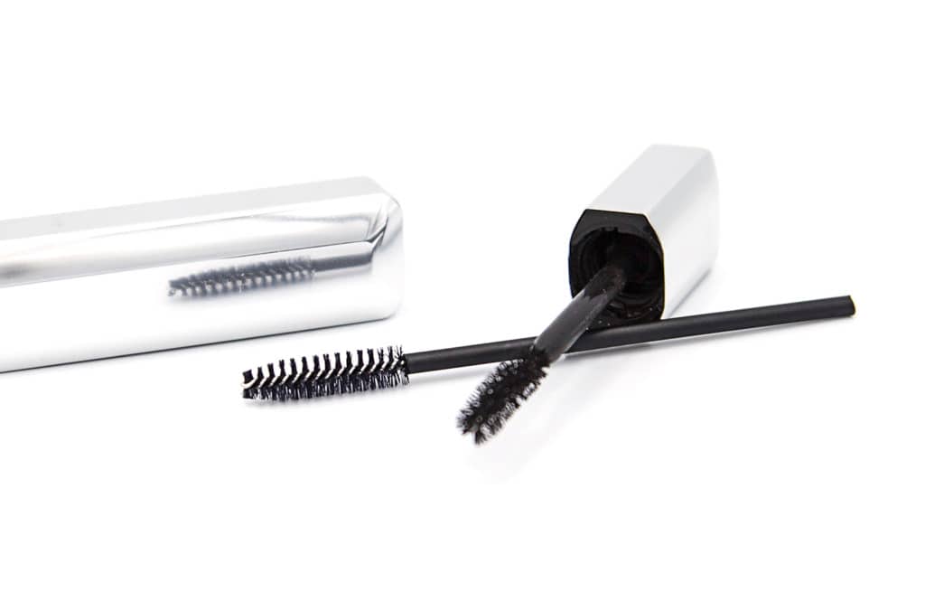SKU16007 long straight disposable mascara wand with product2